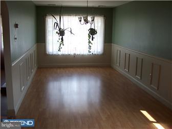 49 Cliff Road Levittown, PA 19057 - Photo 4 of 8 Dining Room