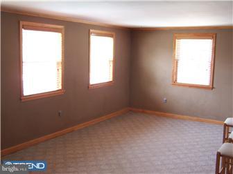 49 Cliff Road Levittown, PA 19057 - Photo 6 of 8 Family Room