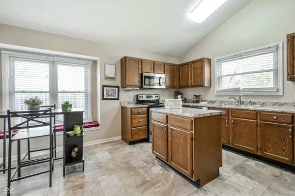 $299,900 | 8802 Saddle Court, Indianapolis, IN 46256