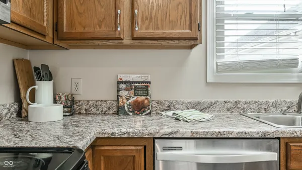 $299,900 | 8802 Saddle Court, Indianapolis, IN 46256