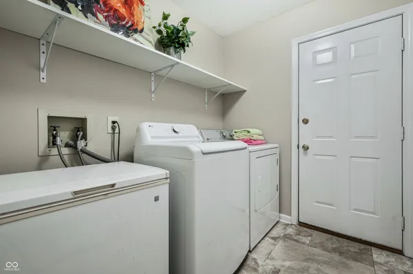 $299,900 | 8802 Saddle Court, Indianapolis, IN 46256