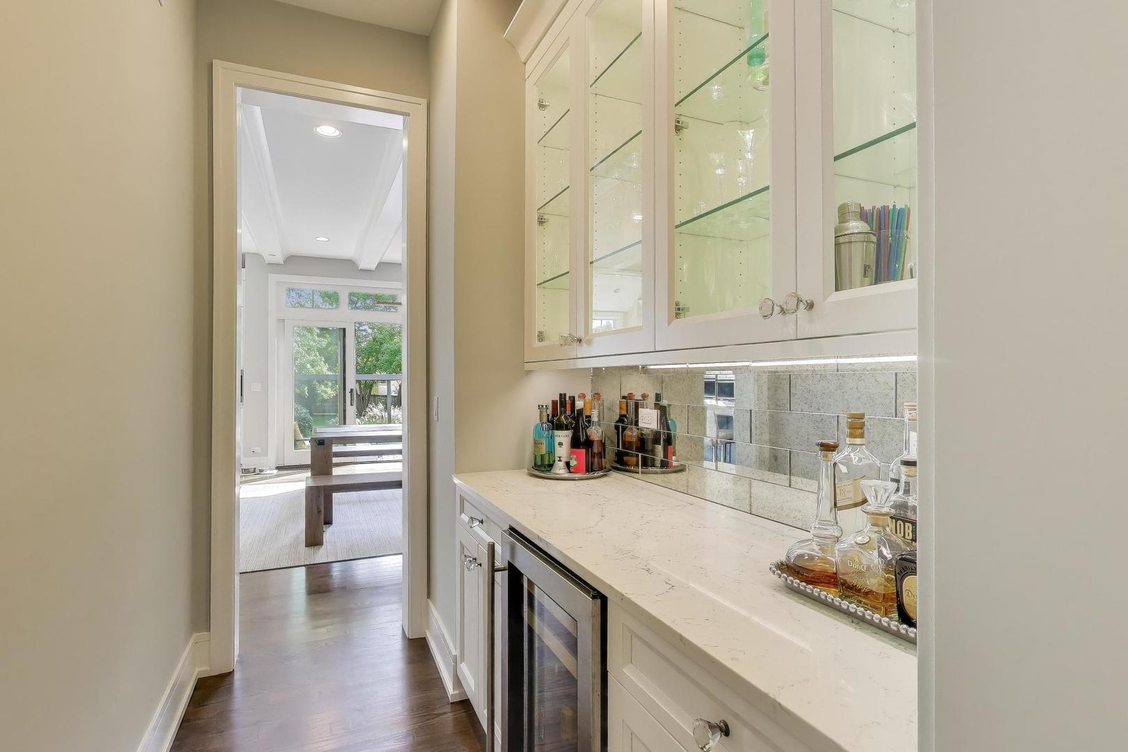 579 Greenwood Road Northbrook, IL 60062 - Photo 15 of 79