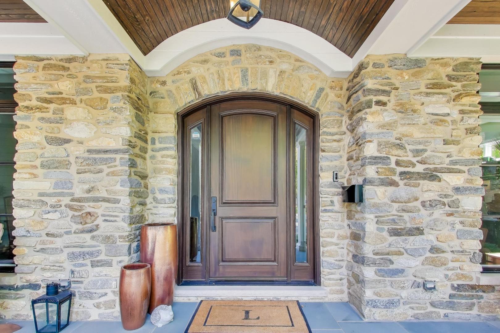 579 Greenwood Road Northbrook, IL 60062 - Photo 5 of 79