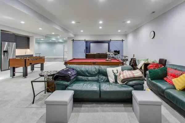 $2,650,000 | 579 Greenwood Road, Northbrook, IL 60062