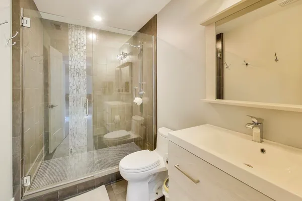 $2,650,000 | 579 Greenwood Road, Northbrook, IL 60062