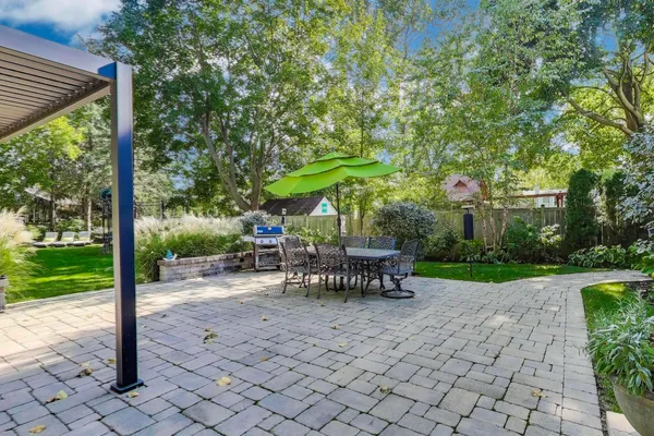 $2,650,000 | 579 Greenwood Road, Northbrook, IL 60062