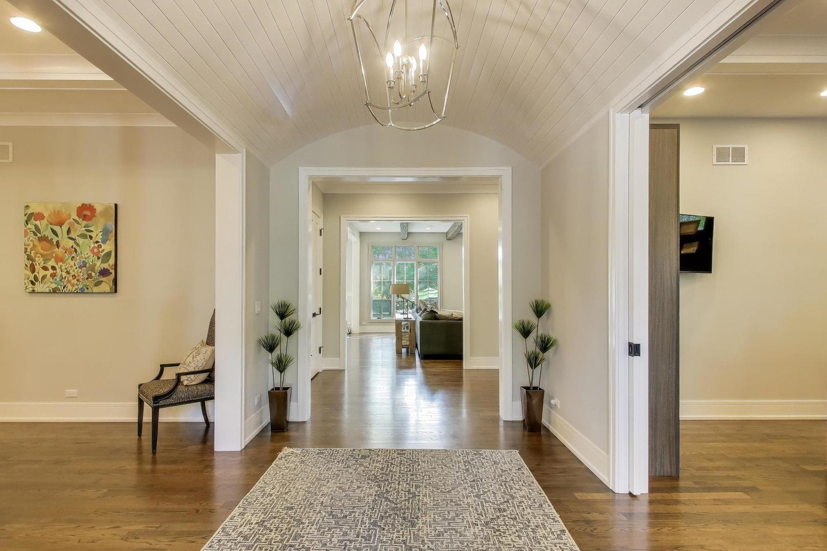 579 Greenwood Road Northbrook, IL 60062 - Photo 8 of 79