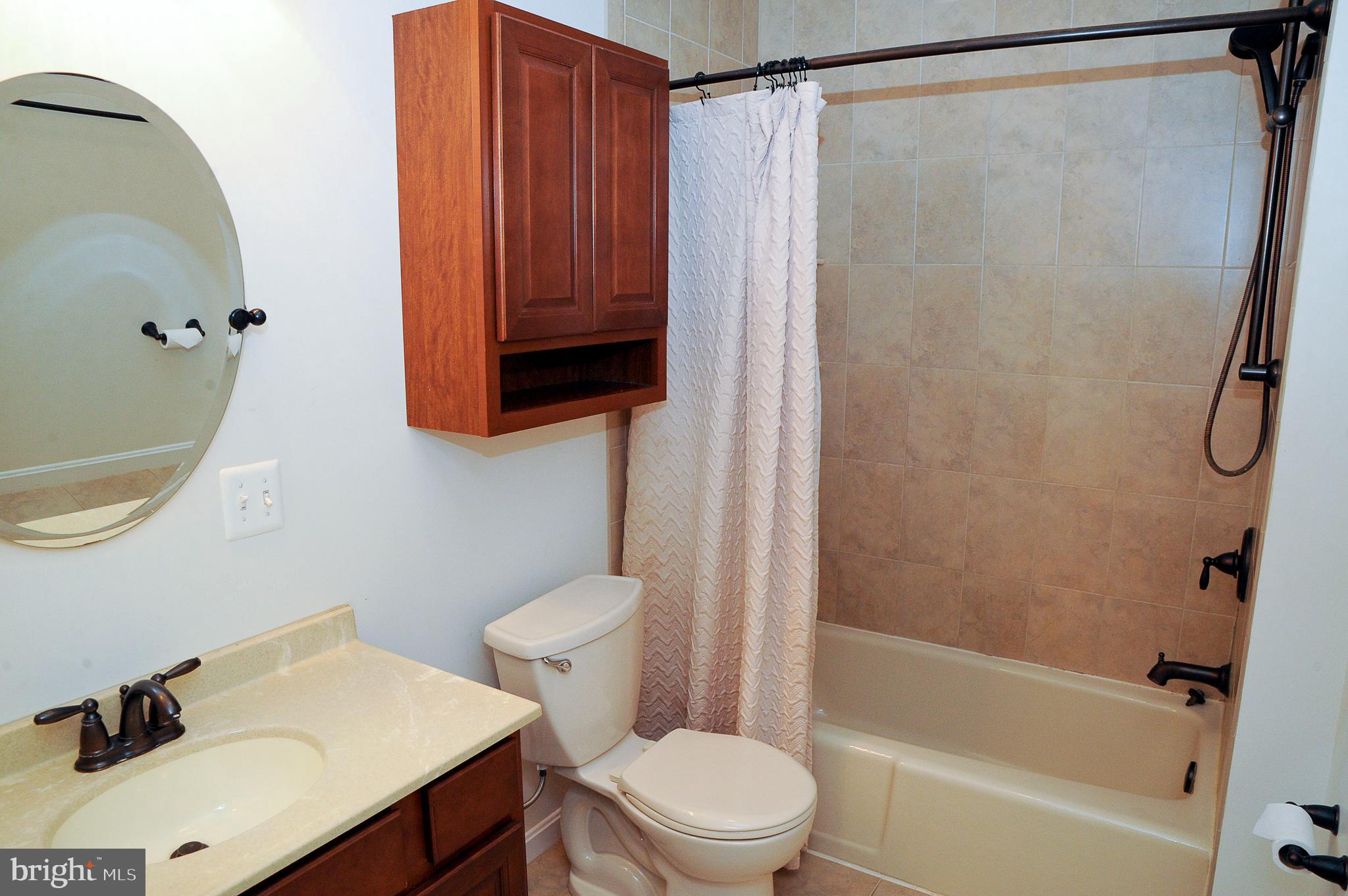 11707 Rivershore Drive Dunkirk, MD 20754 - Photo 10 of 17 Hall way Bath