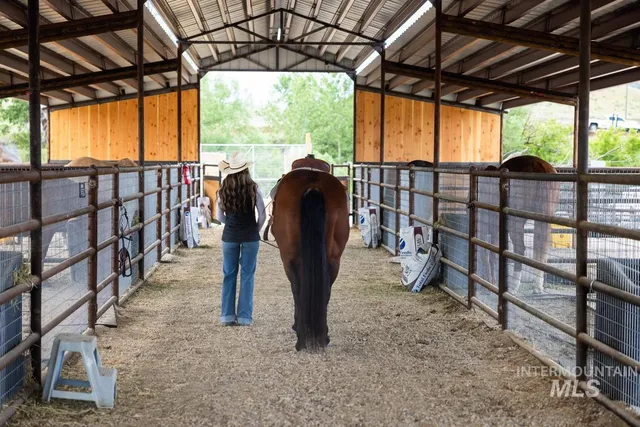 $1,104,962 | 6792 Saddle Bred Way, Star, ID 83669