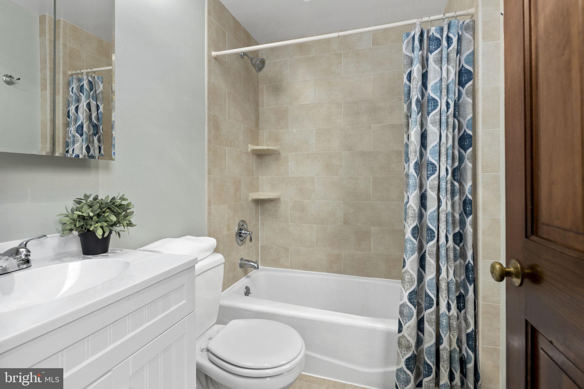 1661 Park Road Northwest, Unit 302 Washington, DC 20010 - Photo 16 of 20