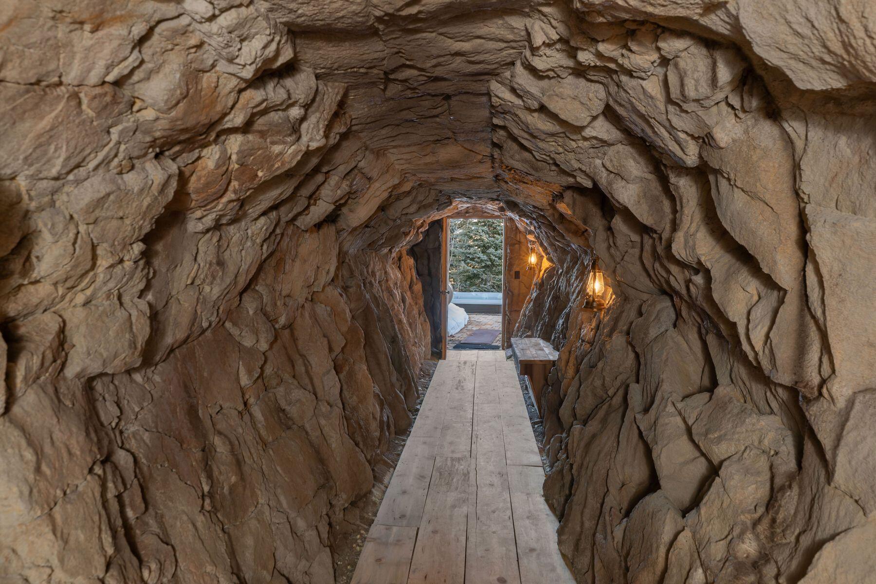 222 High Country Road Mountain Village, CO 81435 - Photo 25 of 37 Tunnel2HotTub