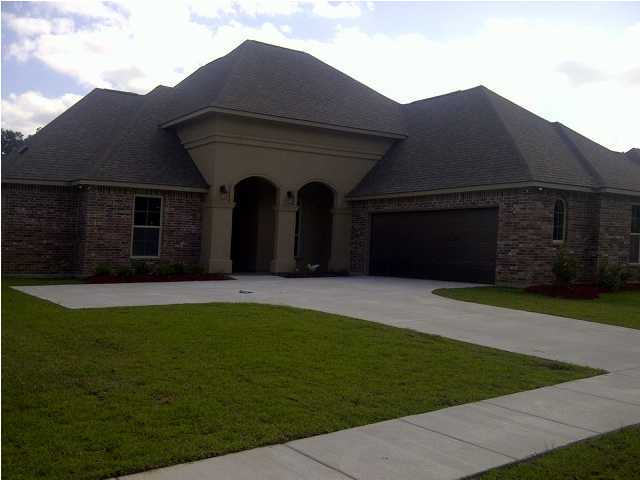 121 Timberland Ridge Boulevard Lafayette, LA 70507 - Photo 1 of 2 Primary Photo