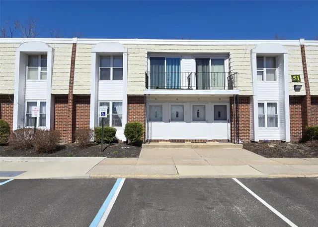 $199,000 | 51 Rocky Point Yaphank Road, Unit 5, Rocky Point, NY 11778