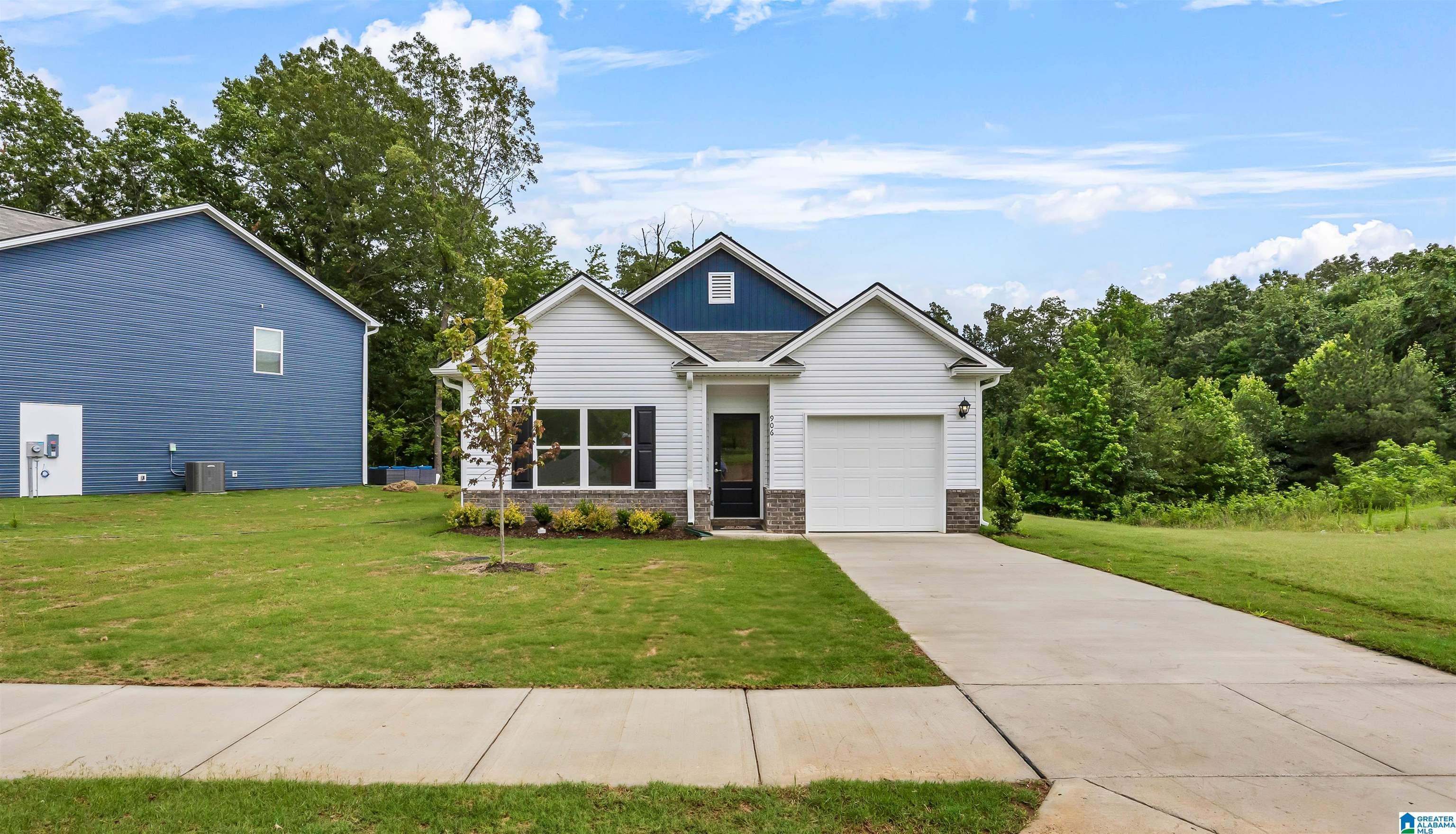 1020 Pinnacle Parkway Leeds, AL 35094 - Photo 2 of 26