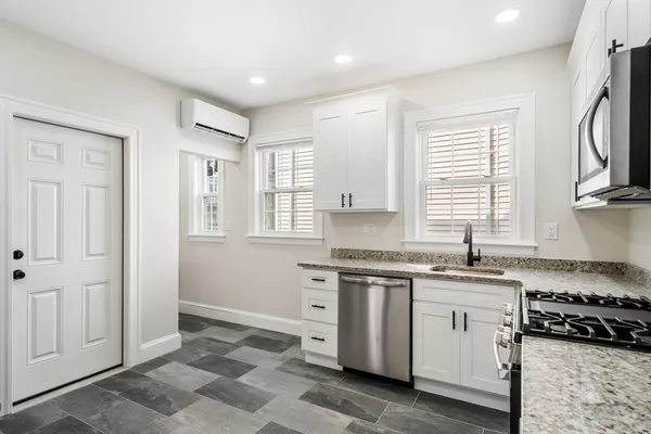 $3,200 | 511 Geneva Avenue, Unit 2, Boston, MA 02122