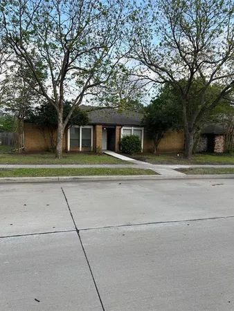 $2,200 | 718 Maple Glen Drive, Garland, TX 75043
