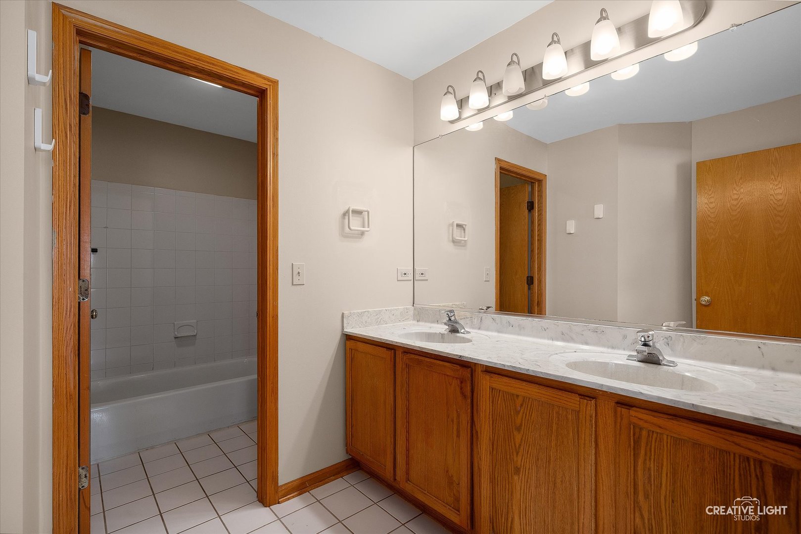 5304 Kingsbury Estates Drive Plainfield, IL 60586 - Photo 13 of 27