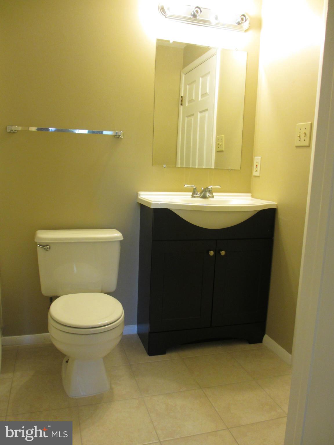 1452 Farmcrest Way Silver Spring, MD 20905 - Photo 20 of 30 Bath