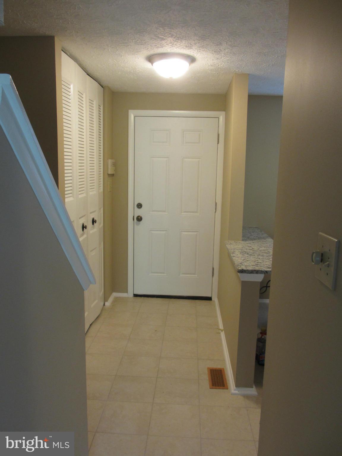 1452 Farmcrest Way Silver Spring, MD 20905 - Photo 3 of 30 Interior (General)