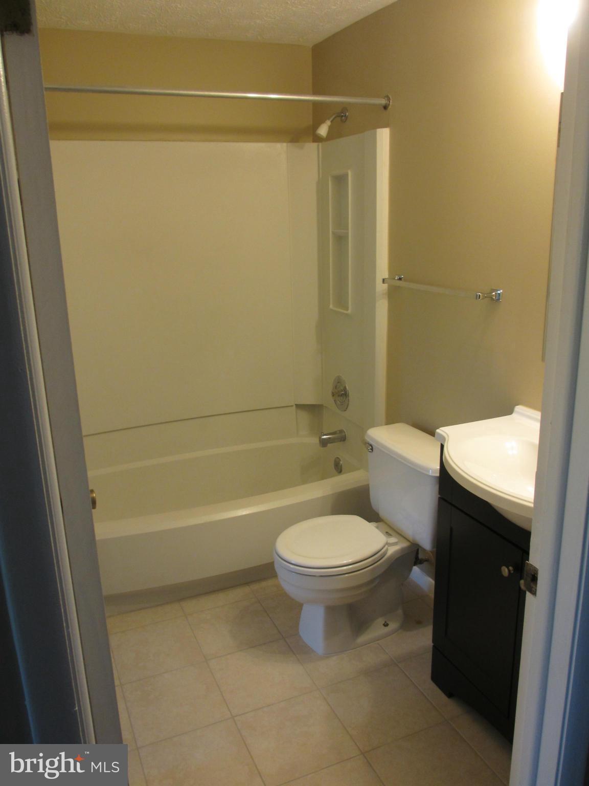 1452 Farmcrest Way Silver Spring, MD 20905 - Photo 21 of 30 Bath