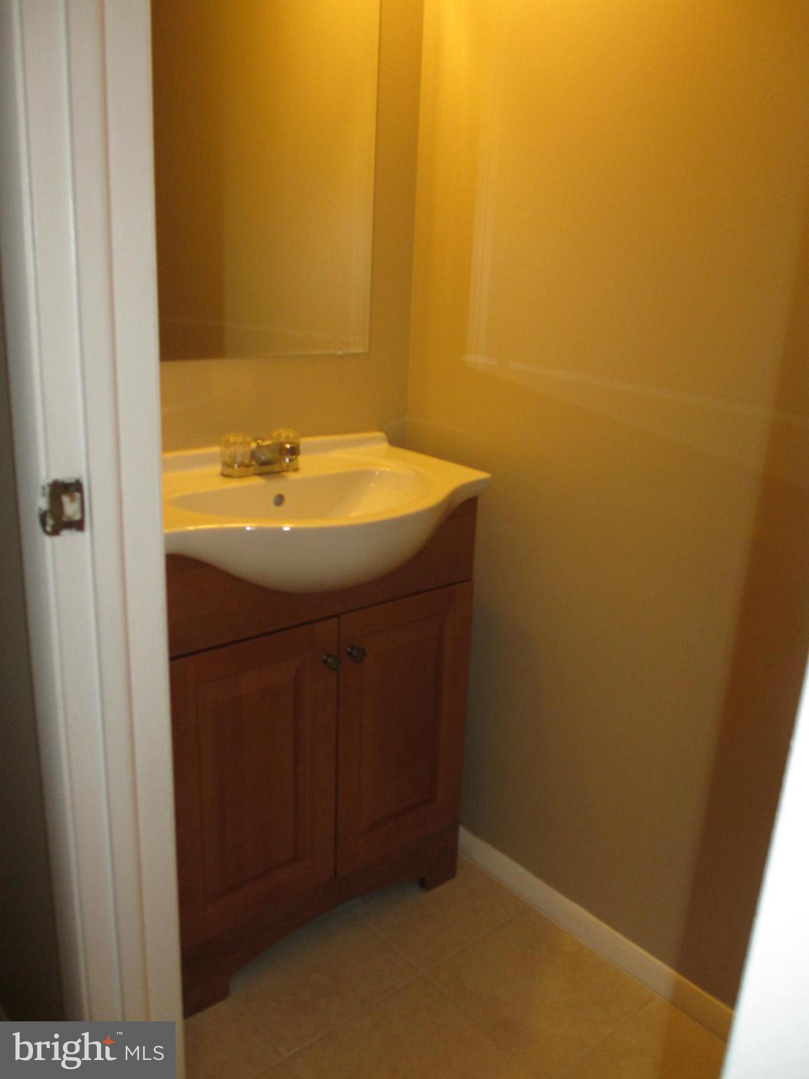 1452 Farmcrest Way Silver Spring, MD 20905 - Photo 26 of 30 Bath