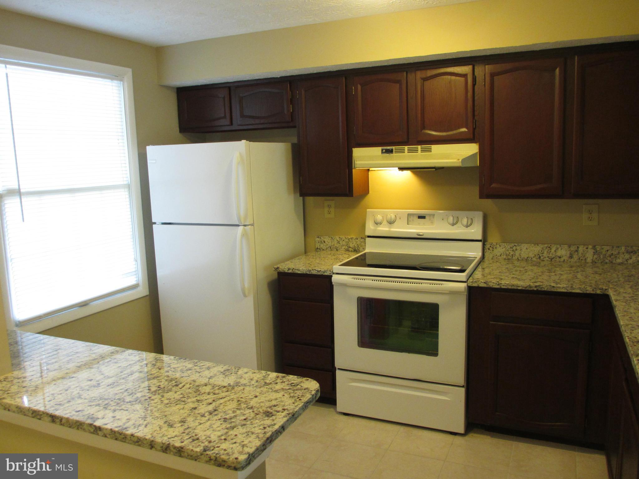 1452 Farmcrest Way Silver Spring, MD 20905 - Photo 5 of 30 Kitchen