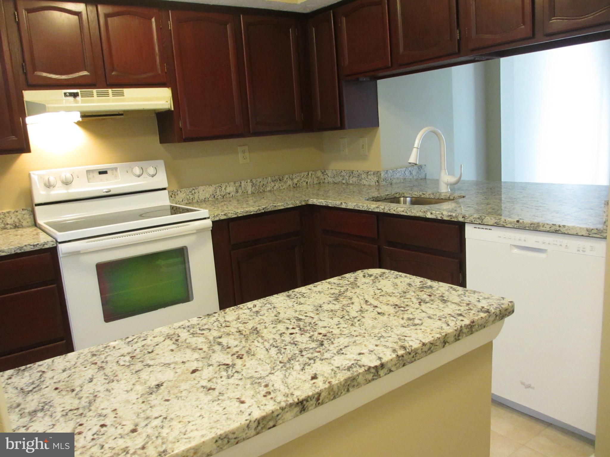 1452 Farmcrest Way Silver Spring, MD 20905 - Photo 6 of 30 Kitchen