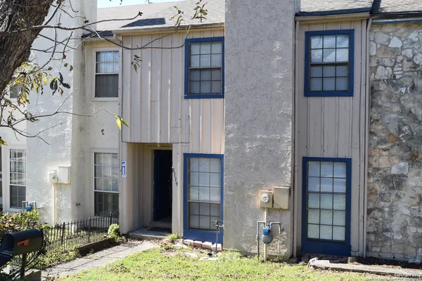 $1,600 | 8119 Scottshill, San Antonio, TX 78209