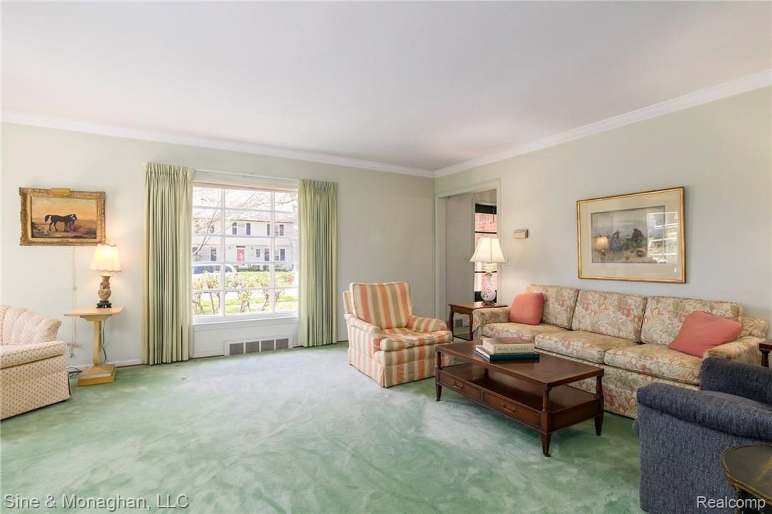 74 Handy Road Grosse Pointe, MI 48236 - Photo 7 of 28 7-782A3234-Edit.jpg