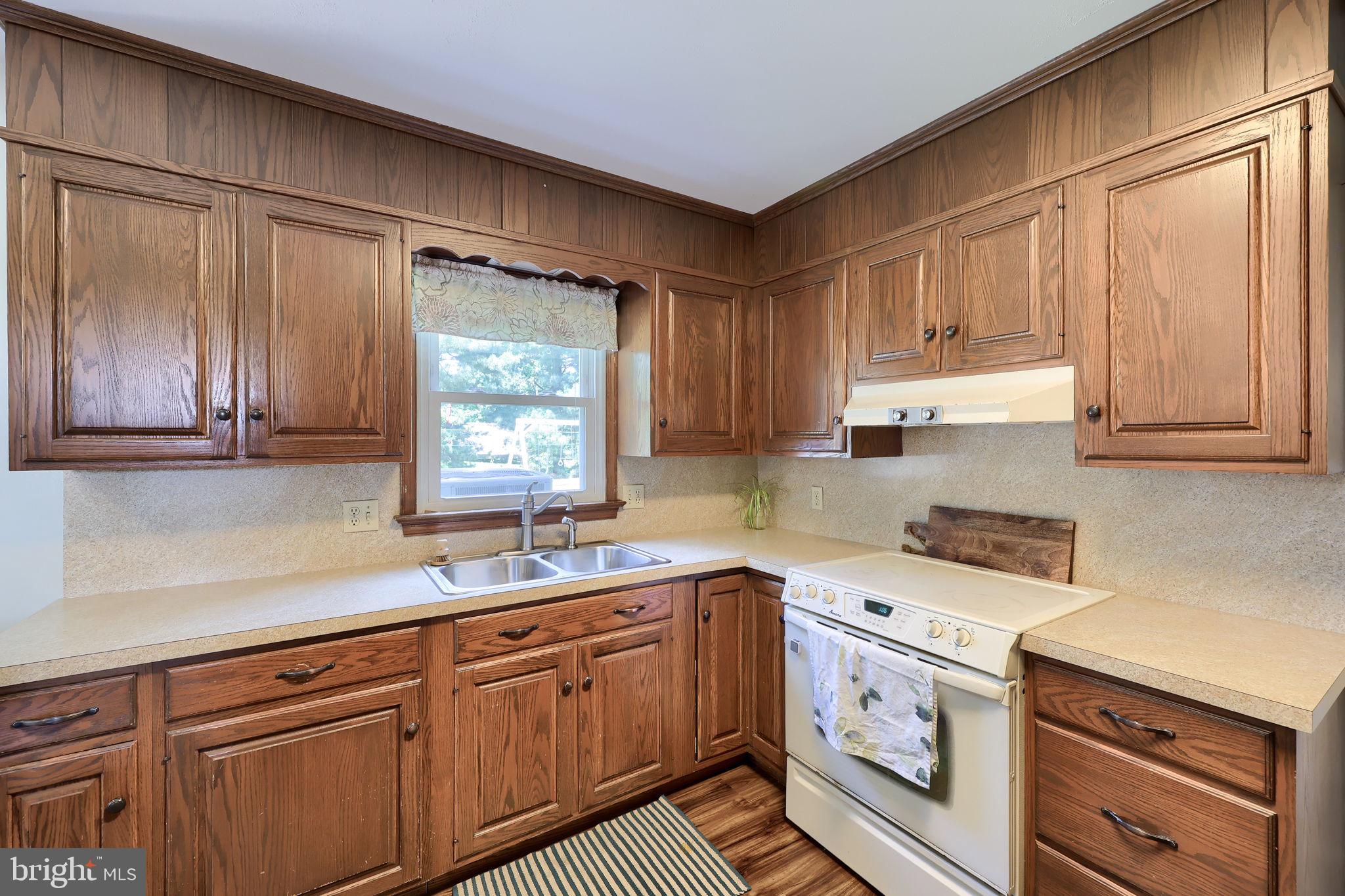 219 Tobacco Road Ephrata, PA 17522 - Photo 7 of 52
