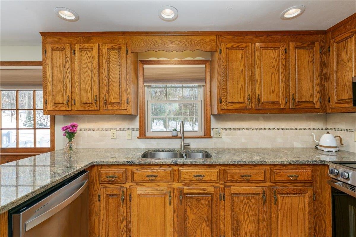 34 Ballard Road Derry, NH 03038 - Photo 23 of 60