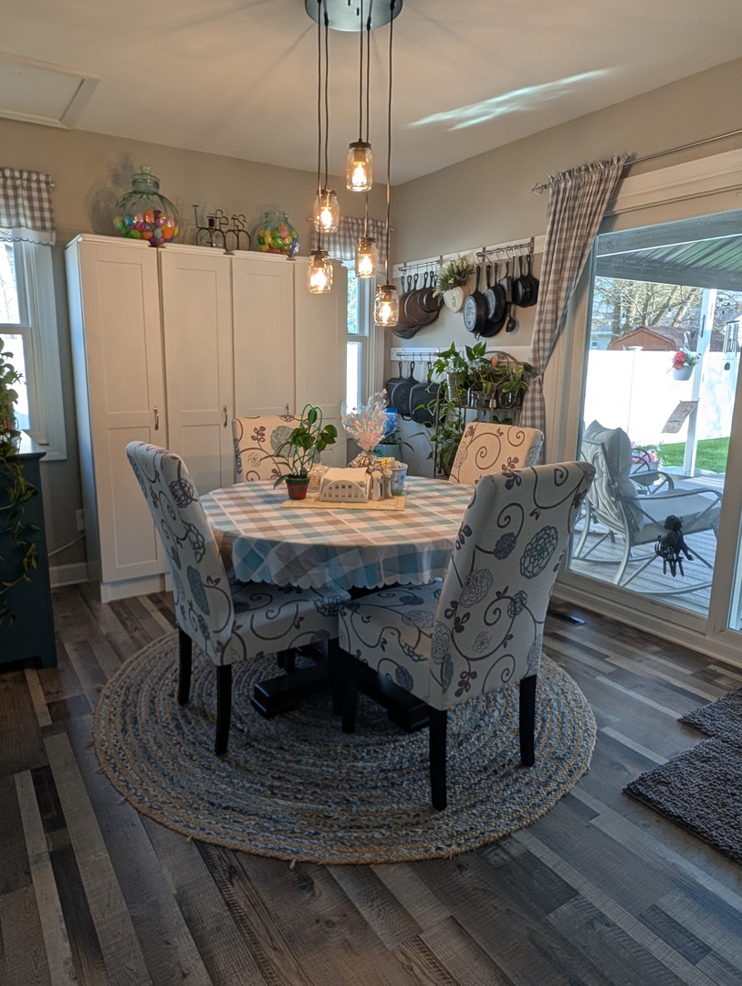 921 4h Road Ottawa, IL 61350 - Photo 6 of 28