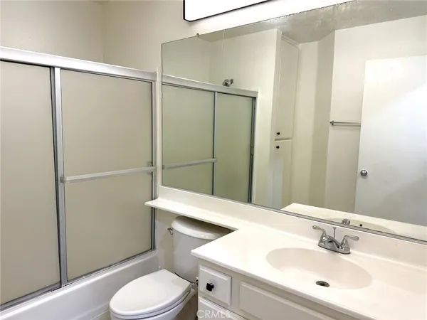 $315,990 | 7640 Oso Avenue, Unit 316, Winnetka, CA 91306