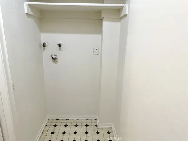 $315,990 | 7640 Oso Avenue, Unit 316, Winnetka, CA 91306