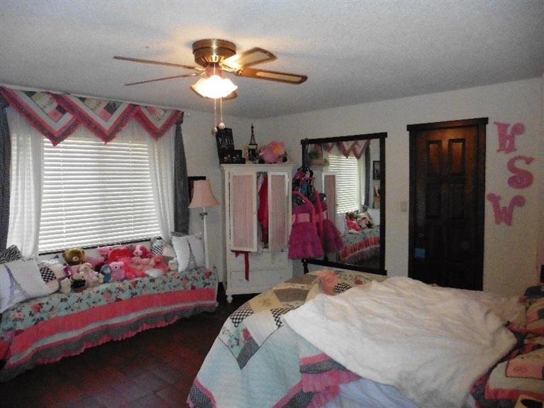 129 South Kings Drive Reedley, CA 93654 - Photo 40 of 41 Gallery Image 40