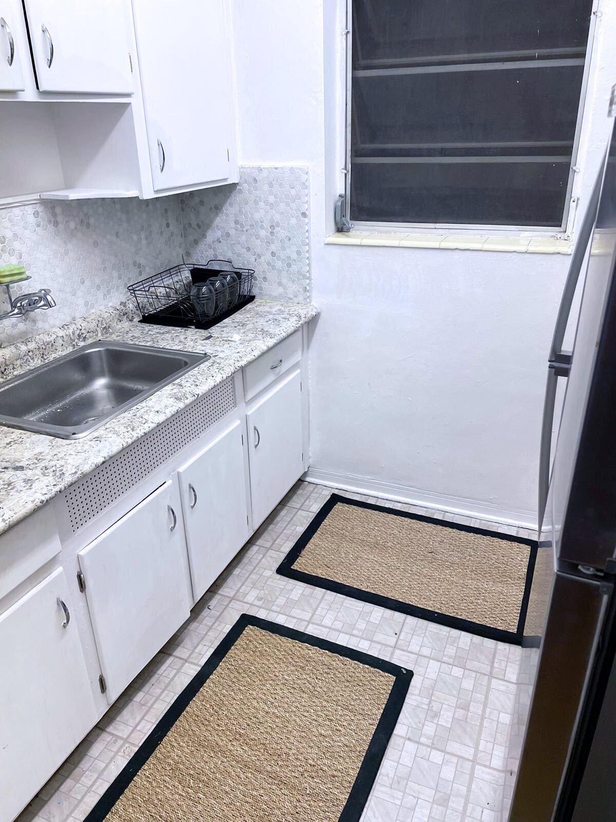 661 Southwest 11th Street, Unit 23W Miami, FL 33129 - Photo 4 of 8 3