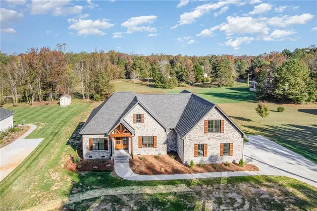 $687,000 | 7107 Lanier Road, Summerfield, NC 27358