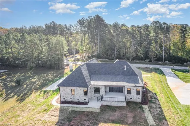 $687,000 | 7107 Lanier Road, Summerfield, NC 27358