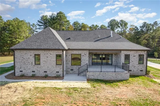 $687,000 | 7107 Lanier Road, Summerfield, NC 27358