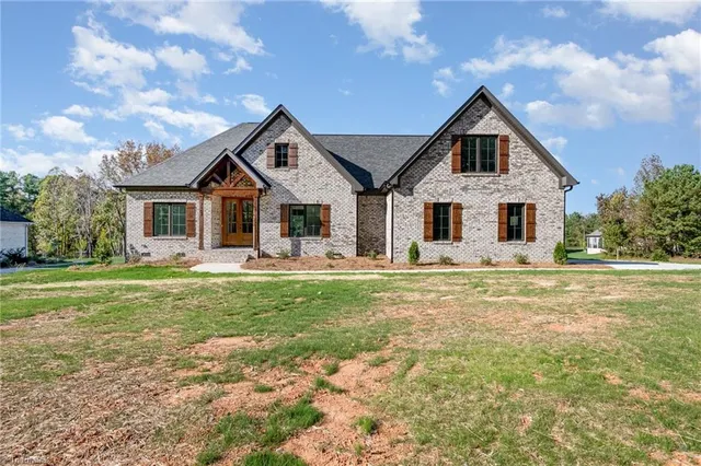 $687,000 | 7107 Lanier Road, Summerfield, NC 27358