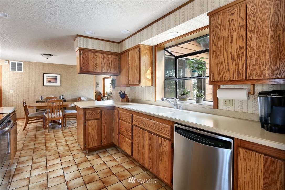 2488 Yew Street Road Bellingham, WA 98229 - Photo 14 of 32 Gallery Image 14