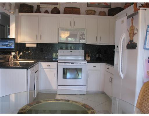 8395 Summer Field Place Boca Raton, FL 33433 - Photo 2 of 7 Kitchen