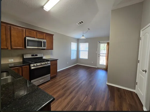 $261,500 | 3209 Barksdale Drive, Austin, TX 78725