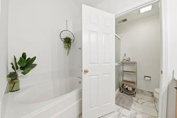 $3,400 | 2038 Cambria Court, Unit 2038, Northbrook, IL 60062