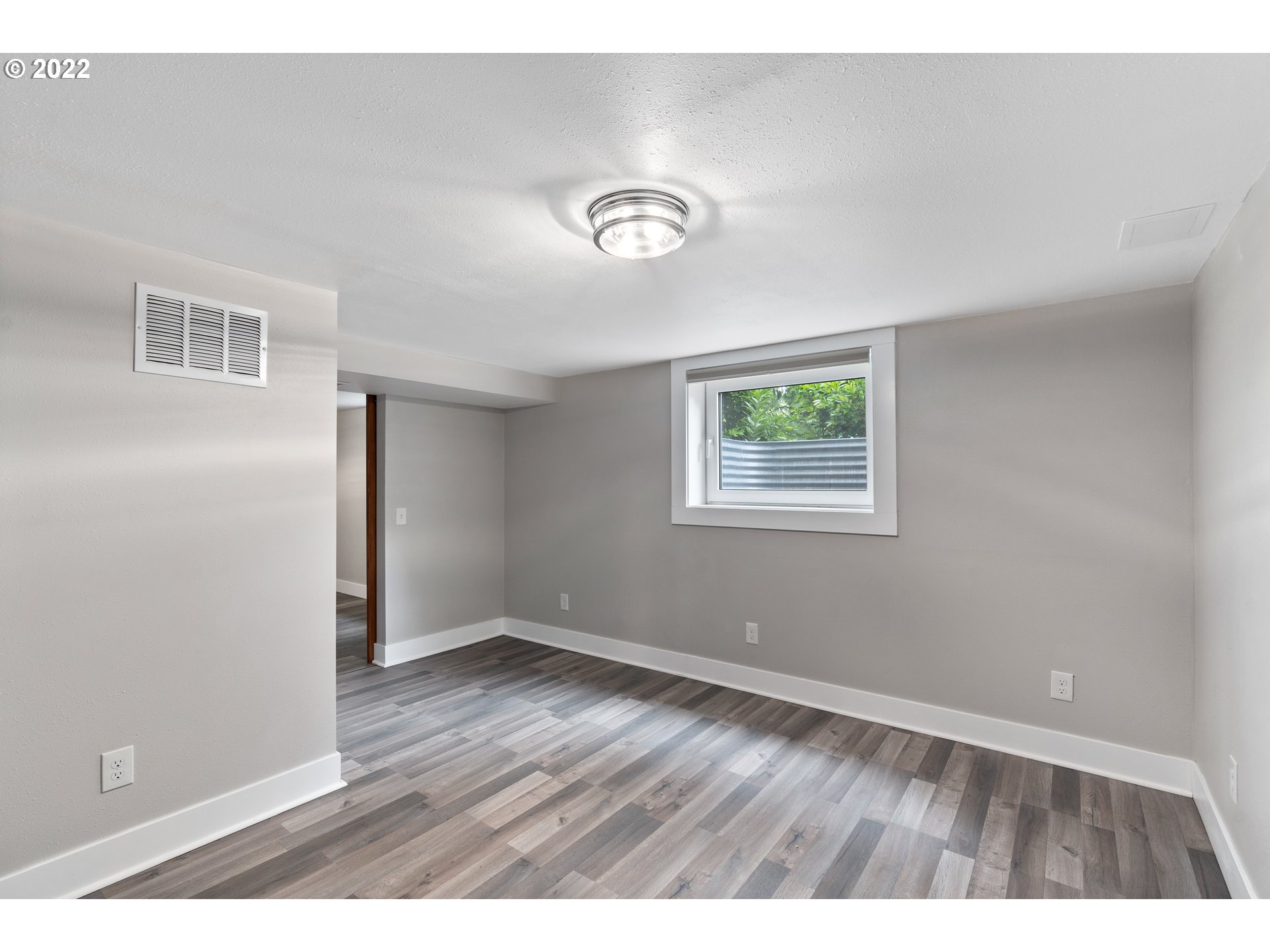 1806 Southwest Taylors Ferry Road Portland, OR 97219 - Photo 23 of 32 Gallery Image 23