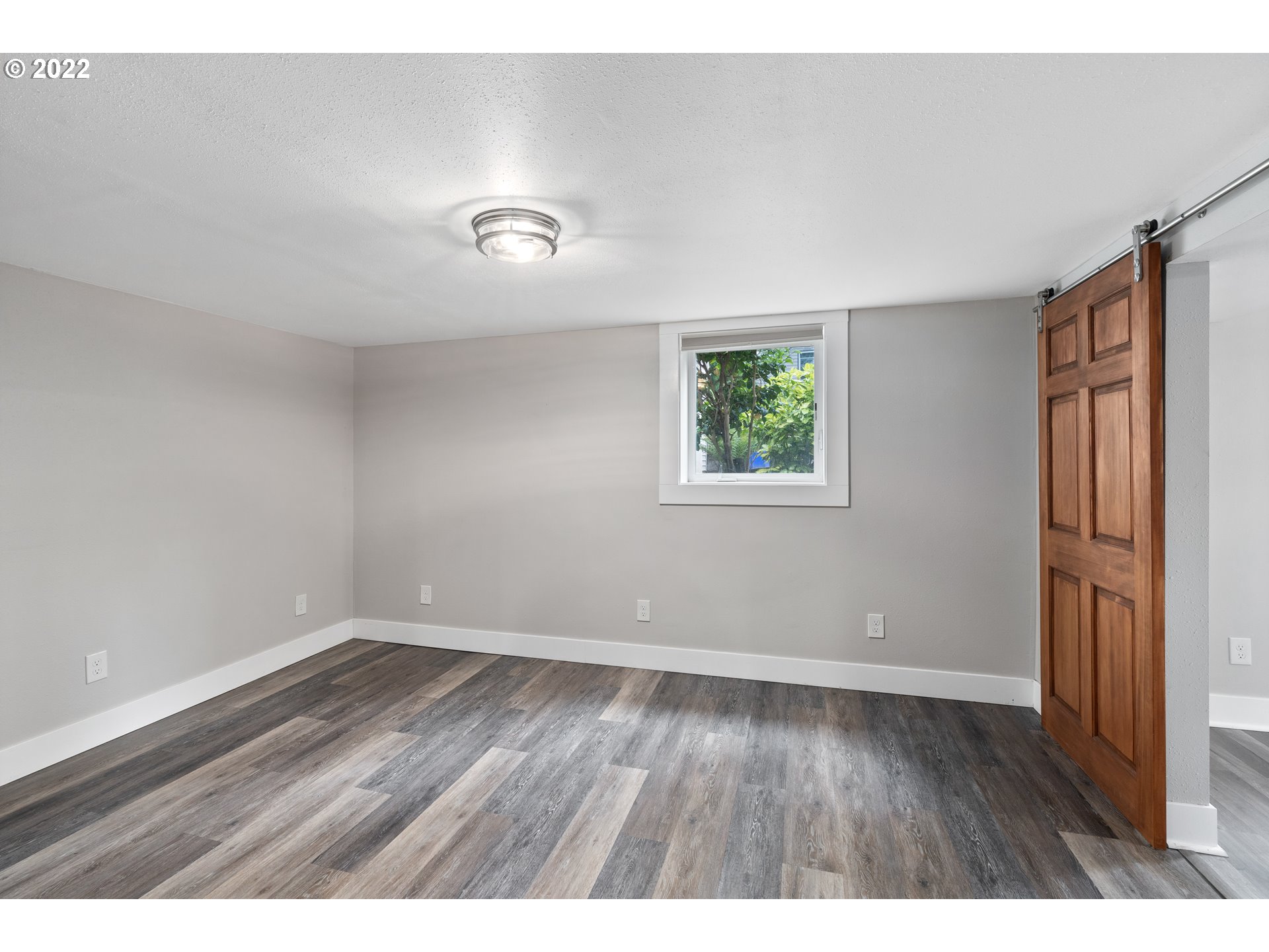 1806 Southwest Taylors Ferry Road Portland, OR 97219 - Photo 24 of 32 Gallery Image 24