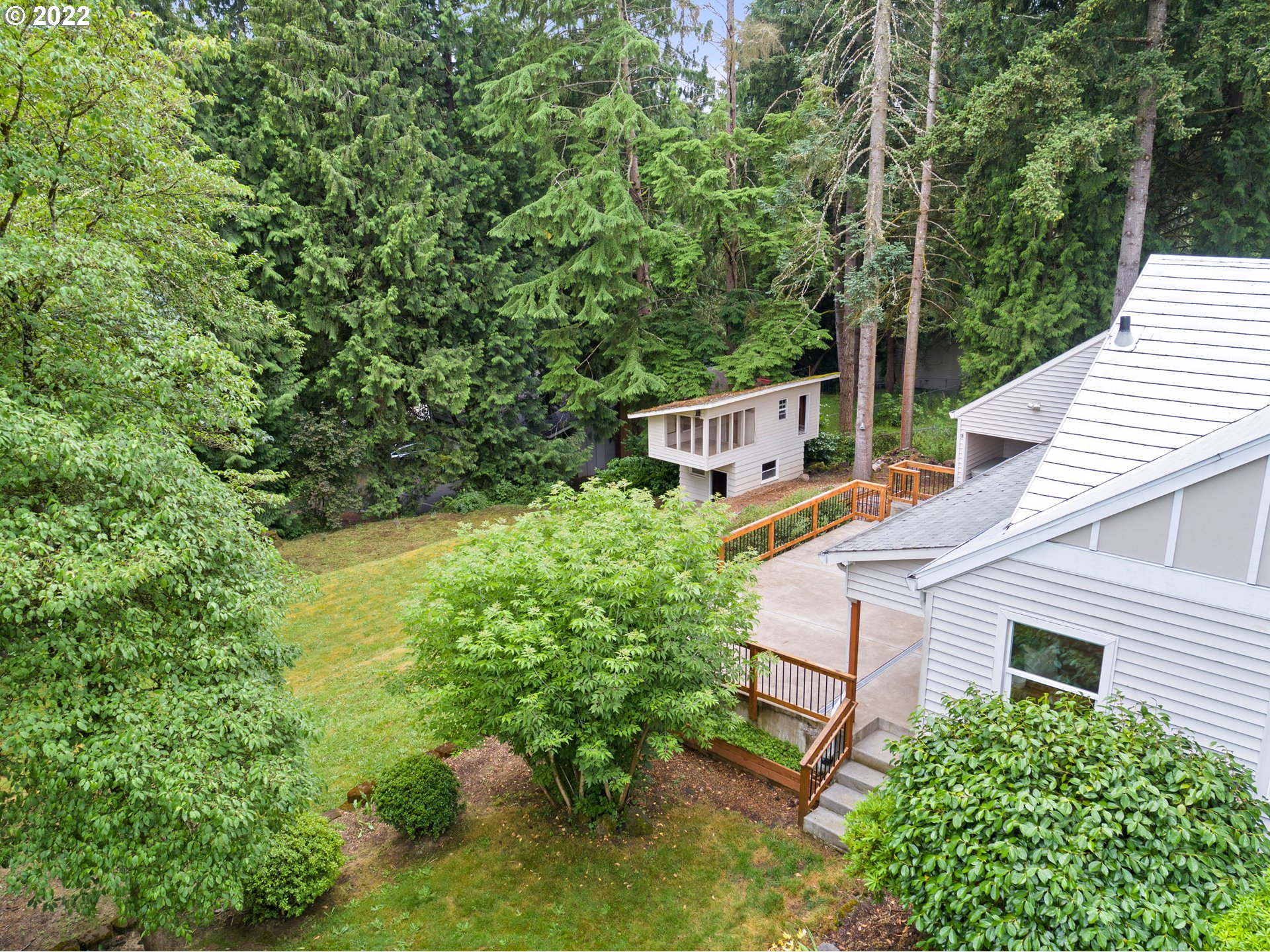 1806 Southwest Taylors Ferry Road Portland, OR 97219 - Photo 28 of 32 Gallery Image 28