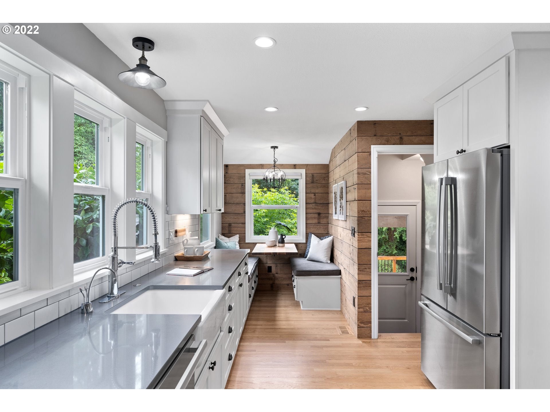 1806 Southwest Taylors Ferry Road Portland, OR 97219 - Photo 8 of 32 Gallery Image 8