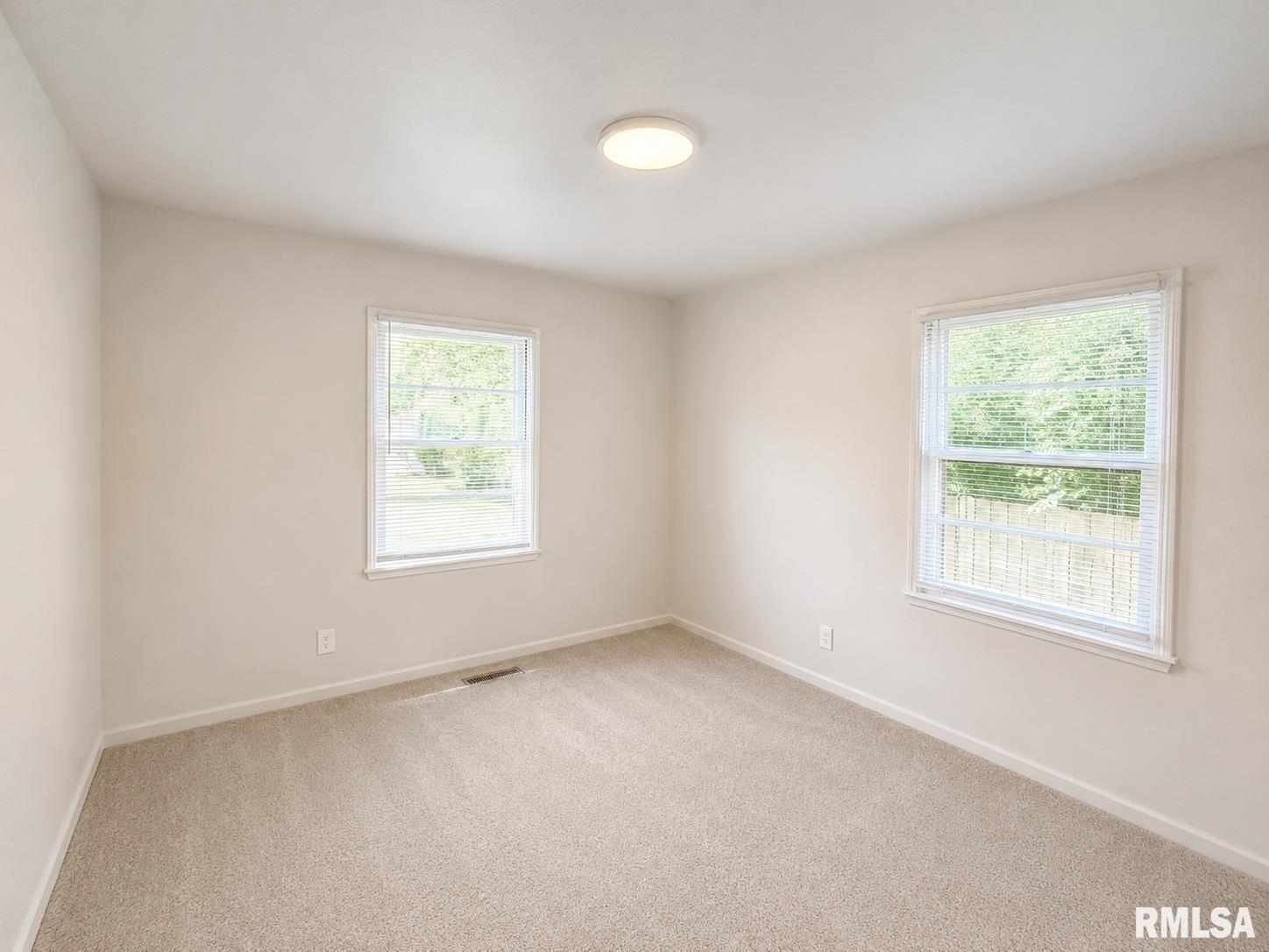 623 West Shoshone Road Peoria, IL 61614 - Photo 20 of 26
