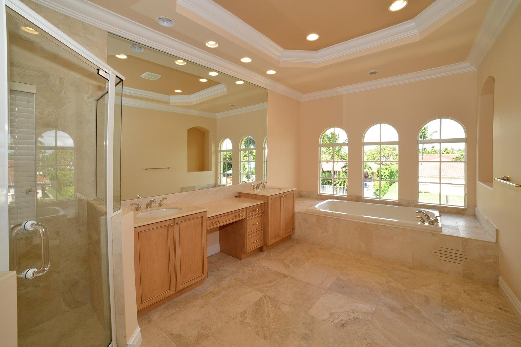 839 Coventry Street Boca Raton, FL 33487 - Photo 16 of 34 Master Bath